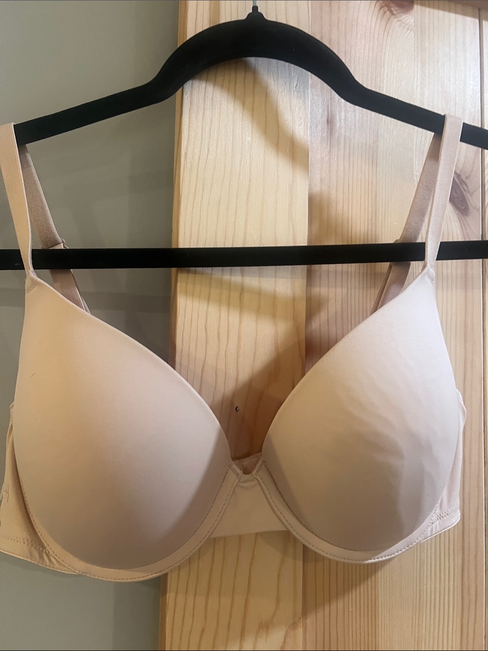 PINK Victoria's Secret Light Nude T-Shirt Bra size 38c